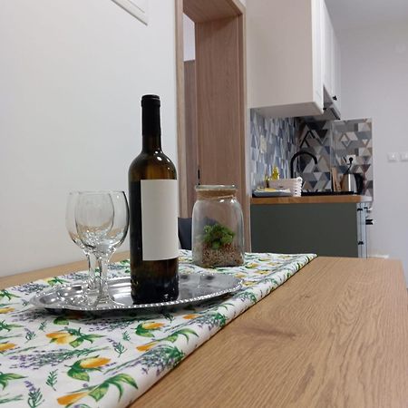 Family Apartments Leona Makarska Esterno foto