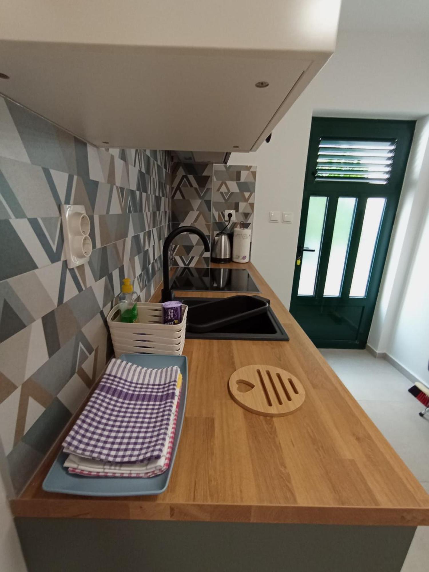 Family Apartments Leona Makarska Esterno foto