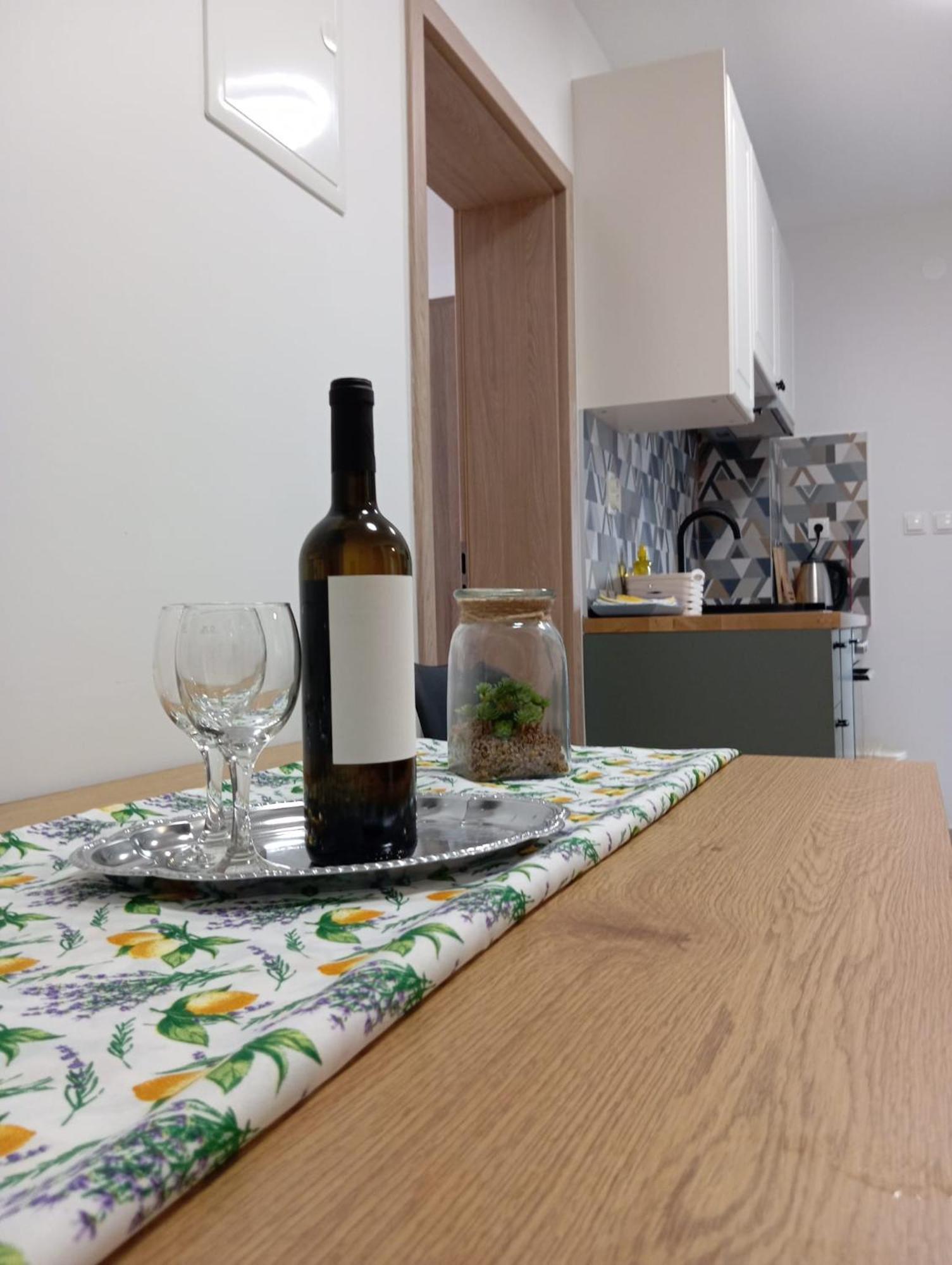 Family Apartments Leona Makarska Esterno foto