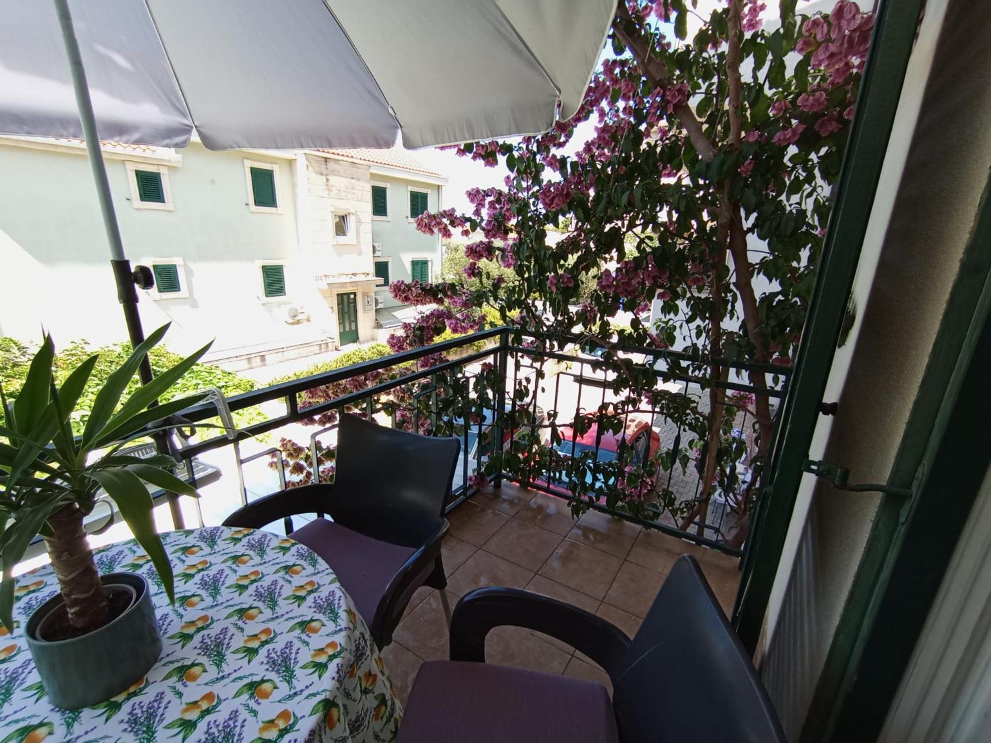 Family Apartments Leona Makarska Esterno foto