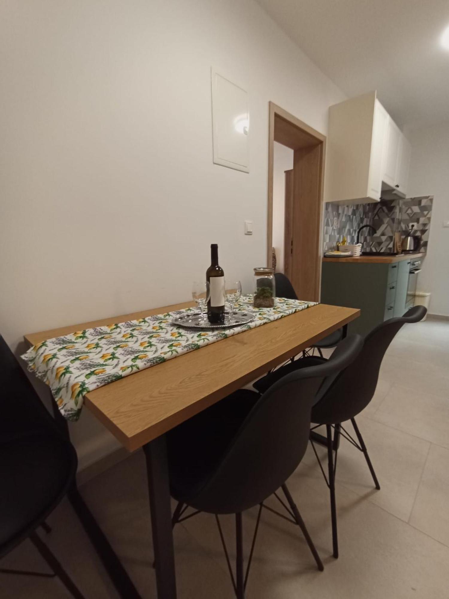 Family Apartments Leona Makarska Esterno foto