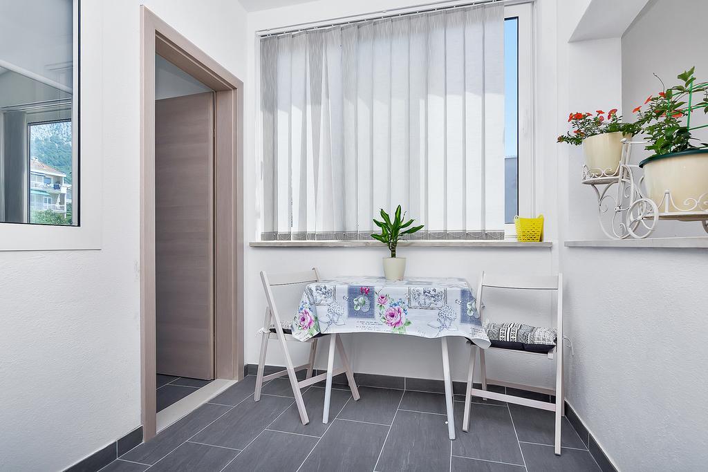 Family Apartments Leona Makarska Esterno foto