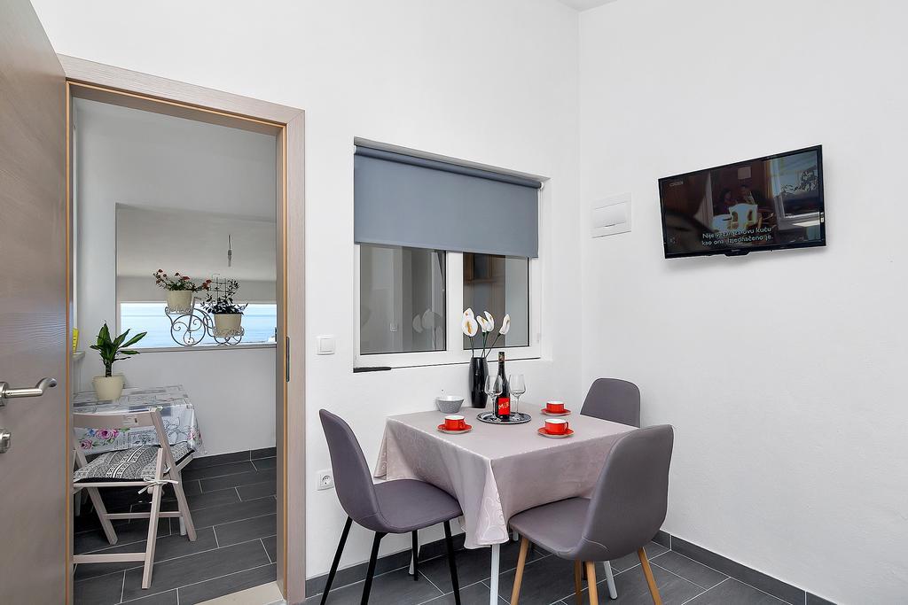 Family Apartments Leona Makarska Esterno foto