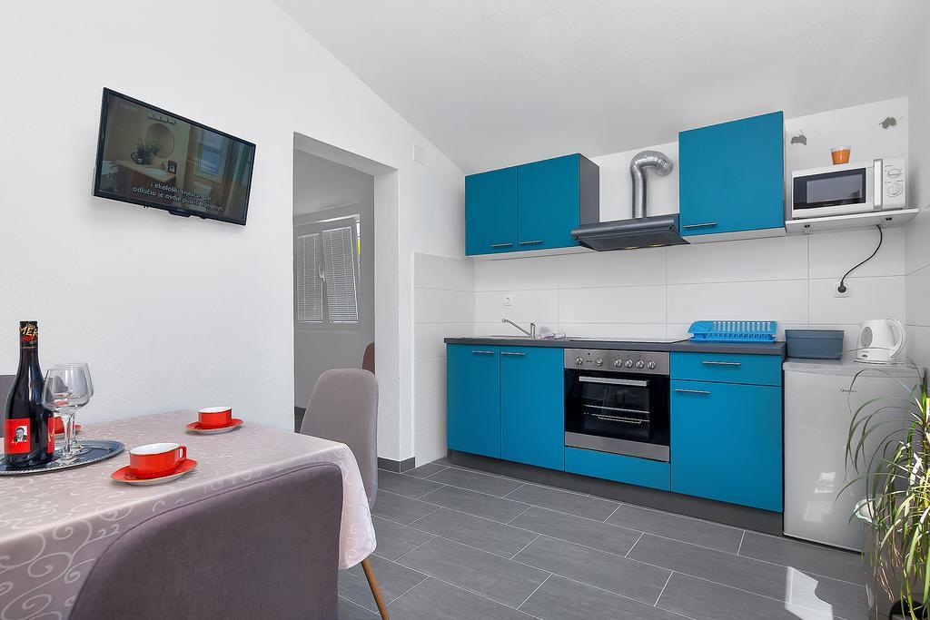 Family Apartments Leona Makarska Esterno foto