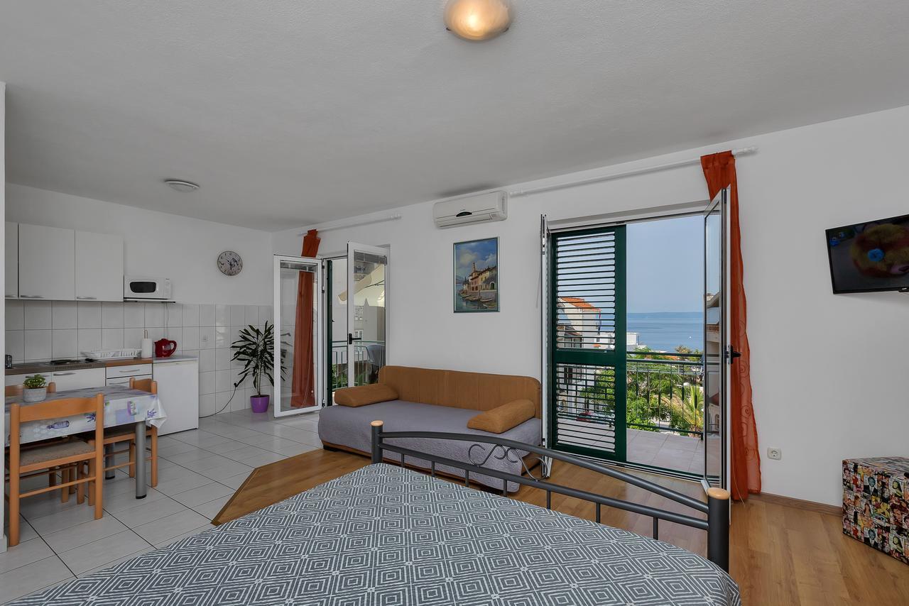 Family Apartments Leona Makarska Esterno foto