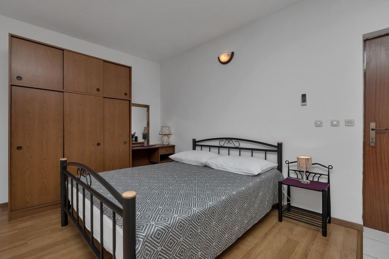 Family Apartments Leona Makarska Esterno foto