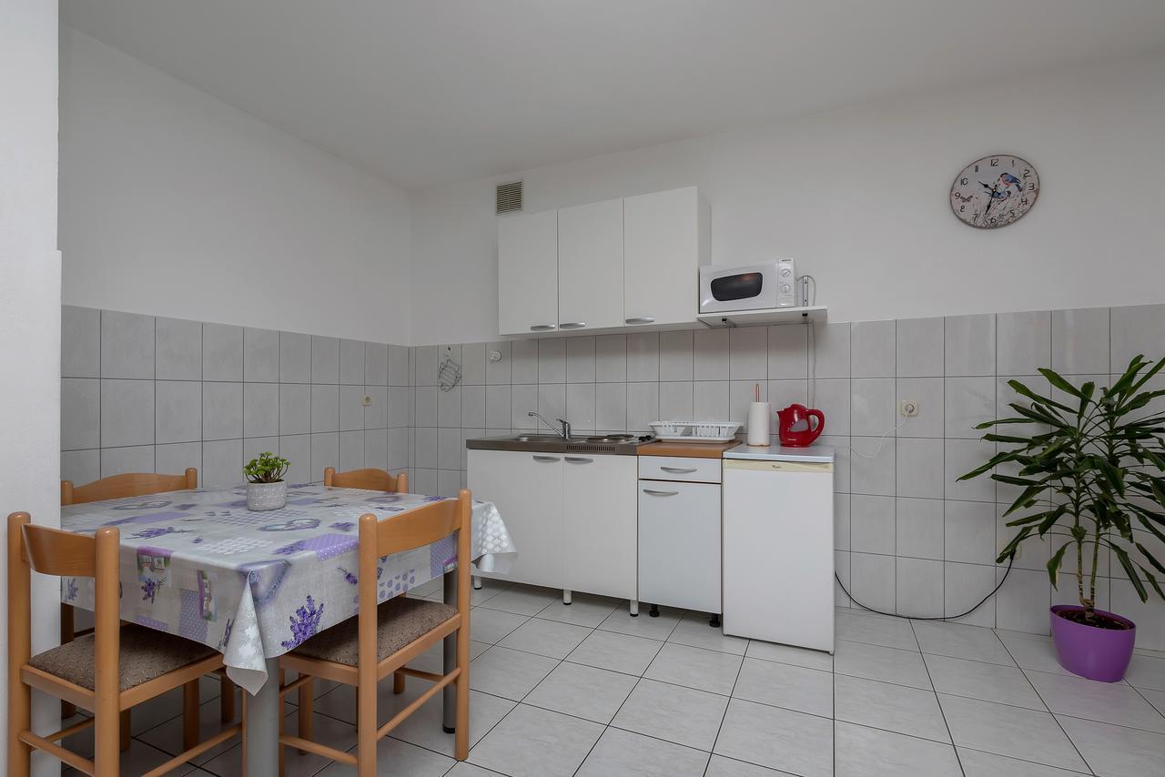 Family Apartments Leona Makarska Esterno foto