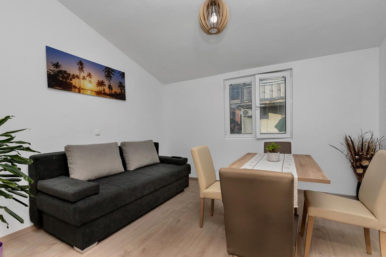 Family Apartments Leona Makarska Esterno foto