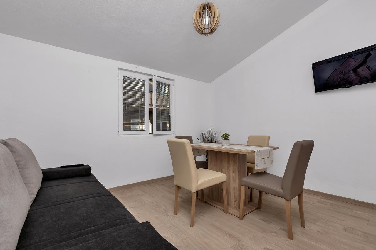 Family Apartments Leona Makarska Esterno foto